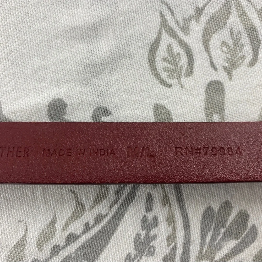 CHICO'S Red Leather Adiust Belt M/L‎ Silver/Gold Hook Buckle